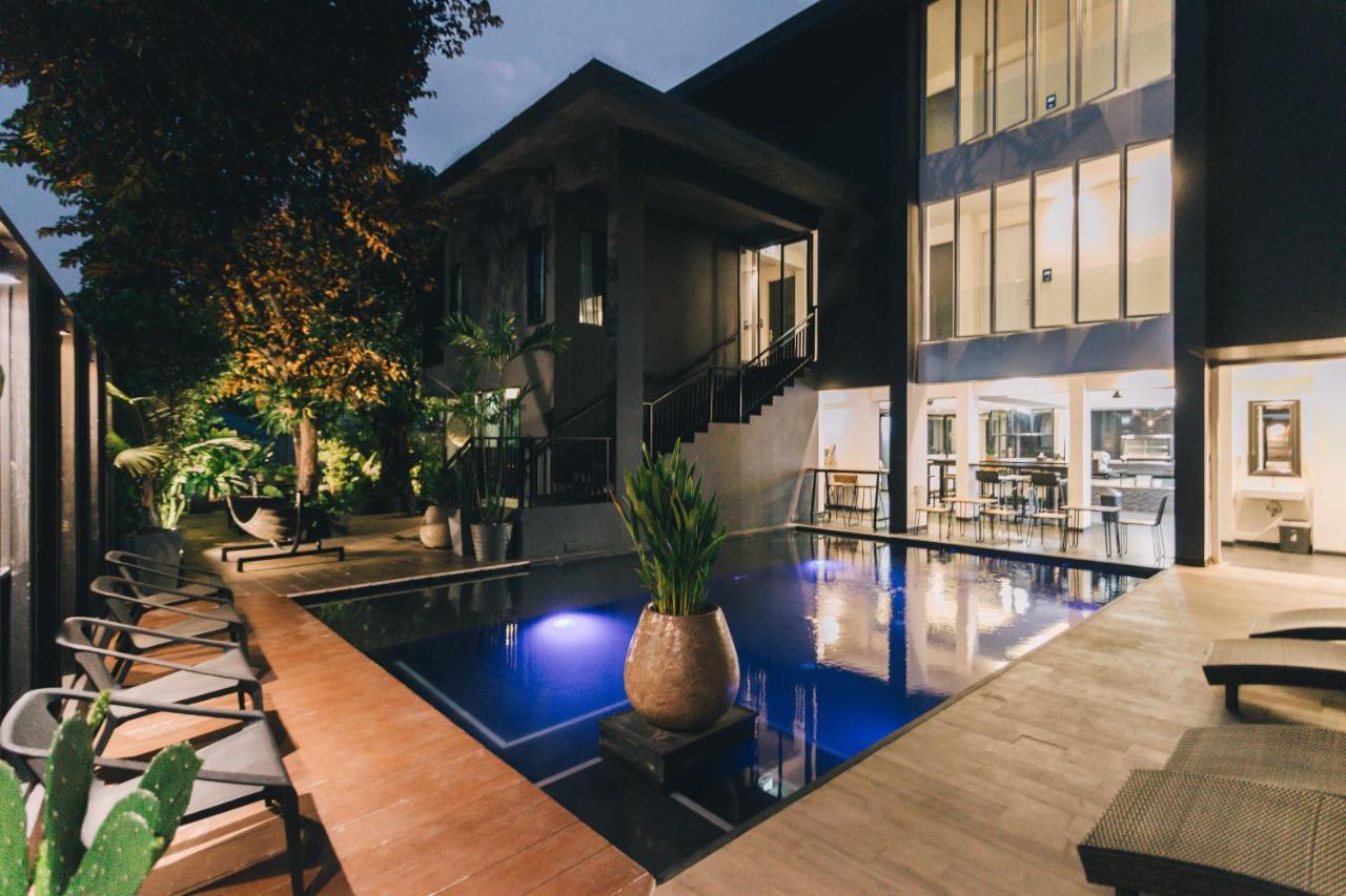 Iwualai Hotel Chiang Mai Exterior photo