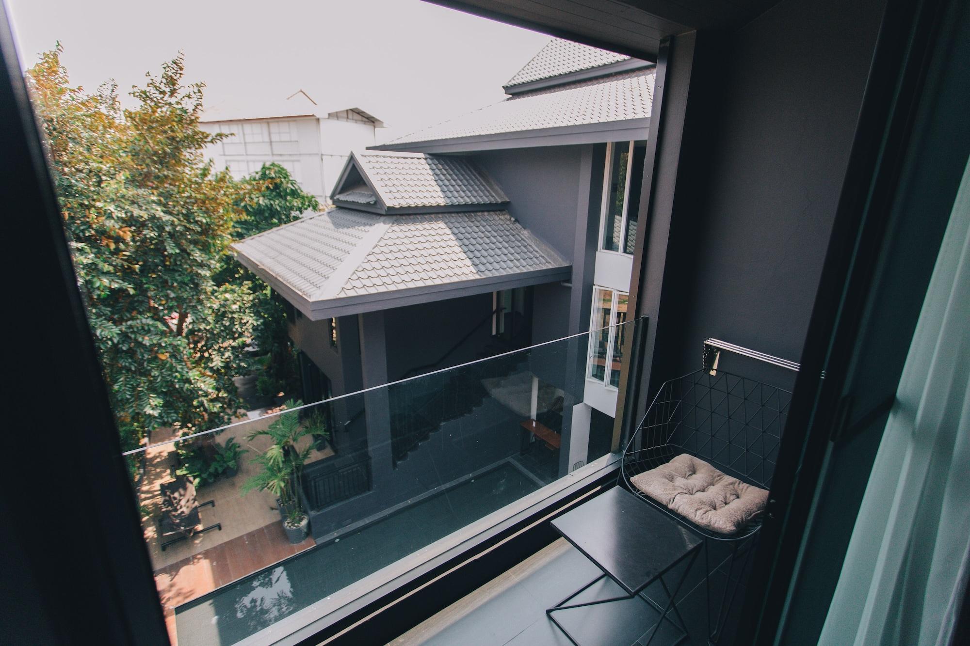 Iwualai Hotel Chiang Mai Exterior photo