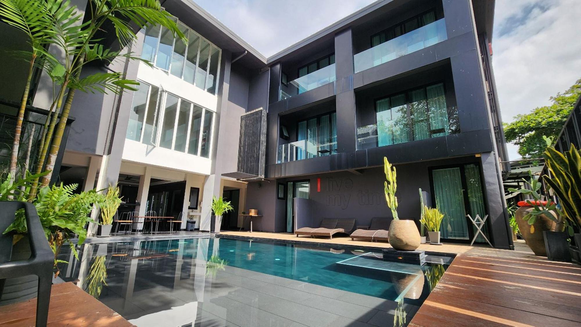 Iwualai Hotel Chiang Mai Exterior photo