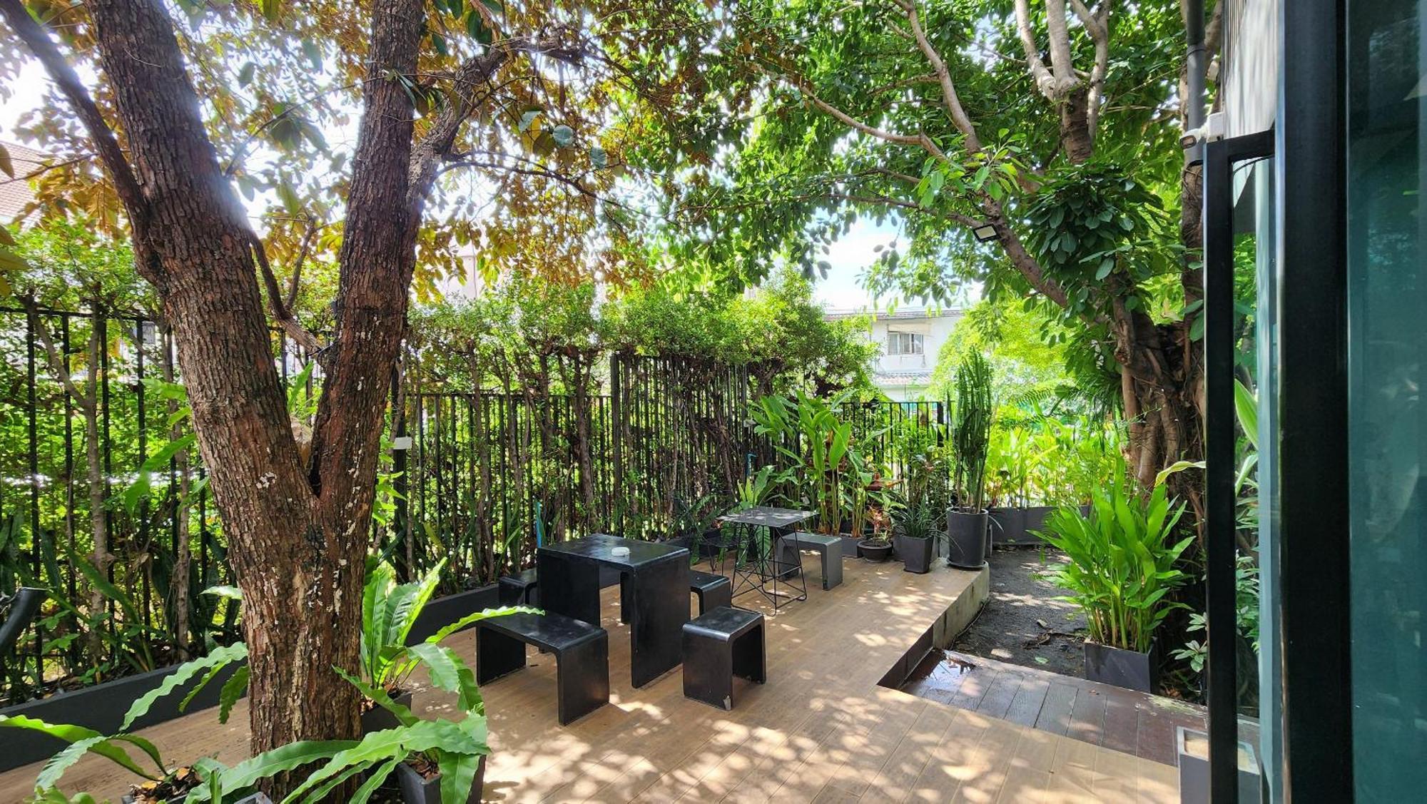 Iwualai Hotel Chiang Mai Exterior photo